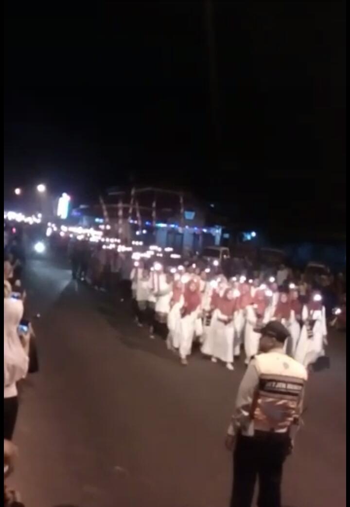 Ratusan Obor Semarakkan Langensari Di Malam Hari