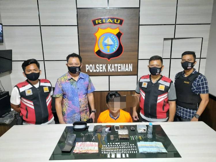 Pelaku tindak pidana narkotika jenis shabu, HZ (36 tahun) tak berkutik saat di amankan Tim Opsnal Polsek Kateman.