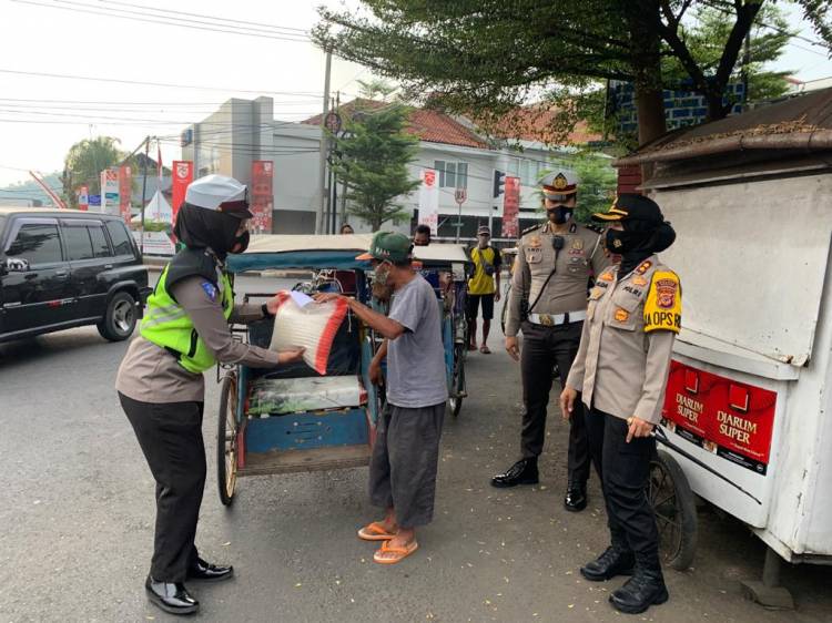 Dalam Rangka Hari Jadi Polwan Ke 72, Kapolres Banjar Laksanakan Bhakti Sosial