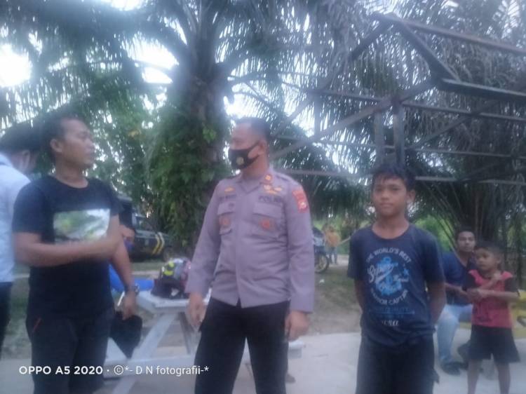 Granat Ditemukan Warga Di Aliran Sungai Kampar