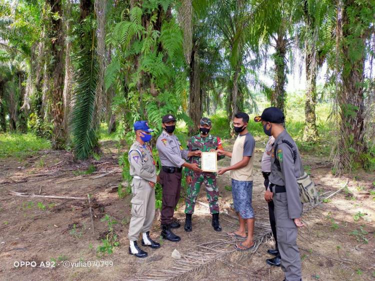 Babinsa Patroli Karlahut Bersama Satpol PP dan Personil Polsek Bagan Sinembah