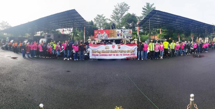 Baksos Unik Polres Banjar Sambil Touring Keliling Kota Banjar
