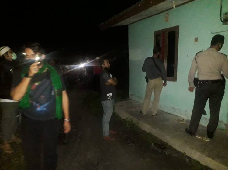 Sebuah Rumah Didatangi Polsek Pangkalan Kerinci, Diduga Dihuni Pasangan Bukan Suami-Istri