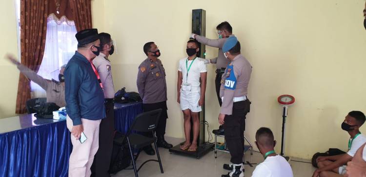 Panbanrim Polres Kampar Lakukan Pemeriksaan Administrasi Untuk Seleksi Bintara Polri T.A. 2020