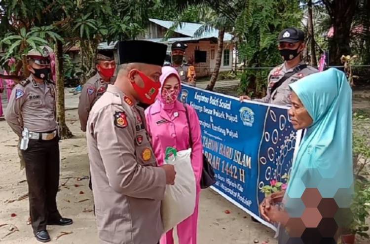 Polsek Pujud dan Ketua Bhayakari Gelar Baksos di 2 Desa, Warga Sebut ini..