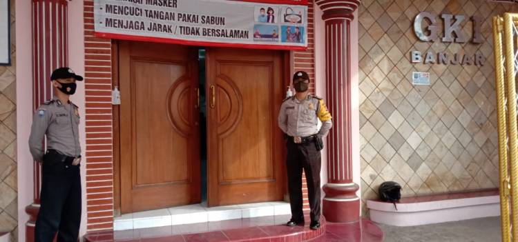 Hari Libur Polsek Pataruman Tetap Laksanakan Pengamanan Kegiatan Kebaktian Gereja