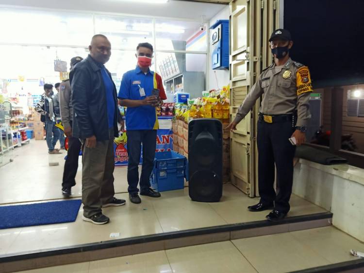 Respon Cepat, Kapolsek Perintahkan Petugas Berhentikan Musik di Indomaret