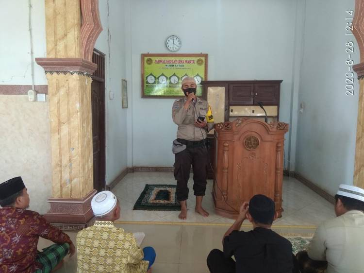 Bhabinkamtibmas Polsek Pkl. Kerinci, Himbau Warga Jaga Kamtibmas usai Salat Jumat