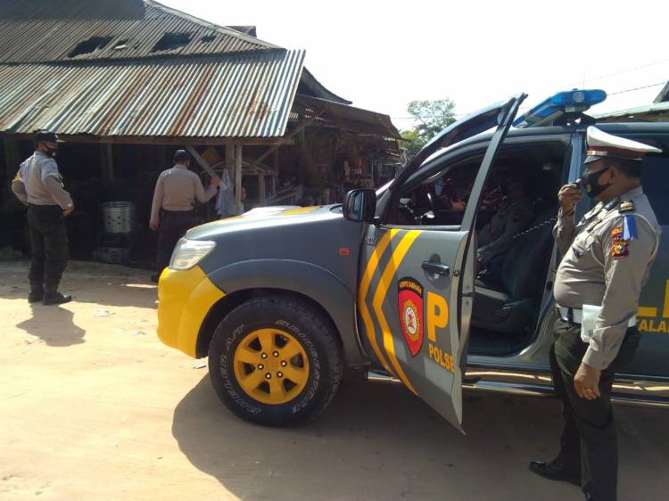 Polsek Pangkalan Kerinci Patroli Blusukan ke pasar tradisional,  sosialisasikan Adaptasi Kebiasaan Baru antisipasi wabah Covid-19