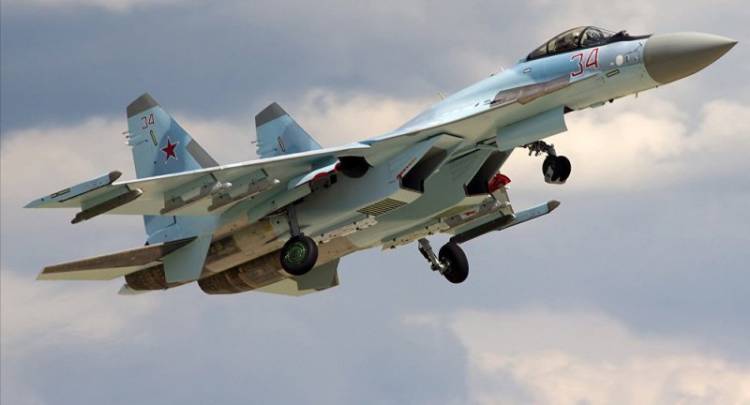 Secara Mendadak Jet Tempur Sukhoi Rusia Menyerang Kapal Perang TNI-AL di Laut Makassar
