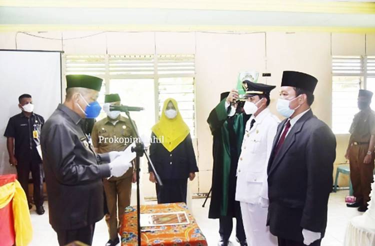 Wabup Inhil H. Syamsuddin Uti Lantik Camat dan Sekcam Reteh Berbarengan