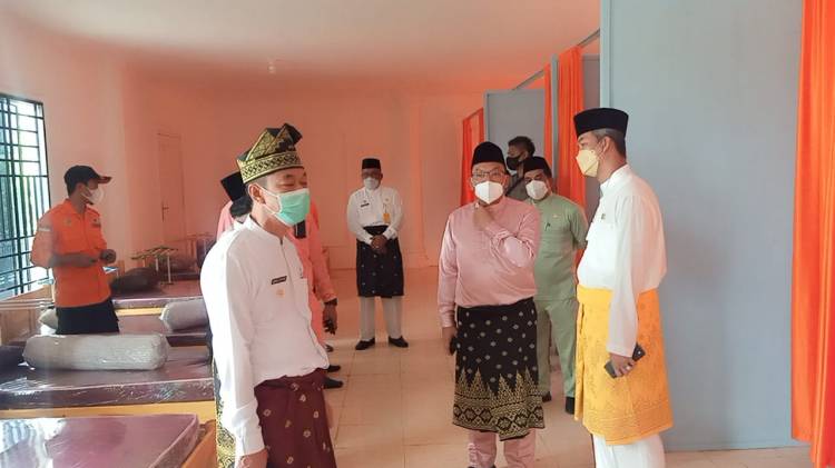 Kapolres Rohil dan Bupati Rohil Ruang Isoman Covid-19 yang Akan Difungsikan