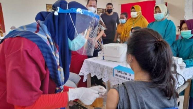 Presiden Jokowi Ungkapkan Rasa Haru dengan Kerja Keras Tenaga Medis