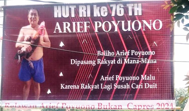 Politisi Arief Poyuono Tanggapi Balihonya Telanjang Dada Sambil Megang Ayam yang Digusur Satpol PP