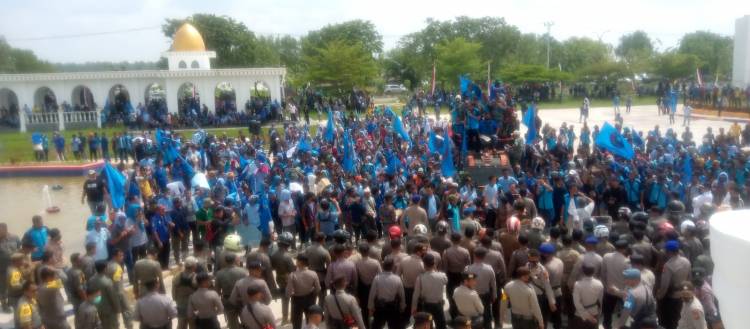 Bupati Rokan Hilir Didemo 2000 Orang Massa SPTI, ini Tuntutannya...
