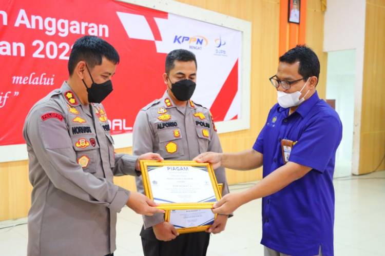 Polres Inhil Raih Penghargaan Peringkat II, Evaluasi KPA Semester I Tahun Anggaran 2022