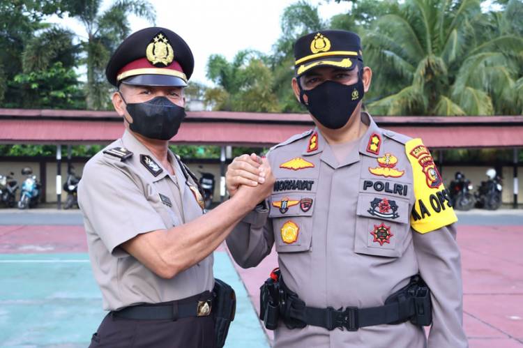 Polres Inhil Gelar Upacara Kenaikan Pangkat Setingkat Lebih Tinggi kepada Satu Personel