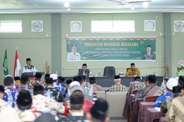 Bupati Buka Kegiatan Penguatan Moderasi Beragama bagi Penyuluh Agama di Kemenag Inhil