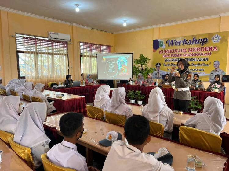 Sambut Hari Jadi Polwan ke-74, Polwan Polres Inhil Gelar Kegiatan Bijak Bermedsos di Sekolah