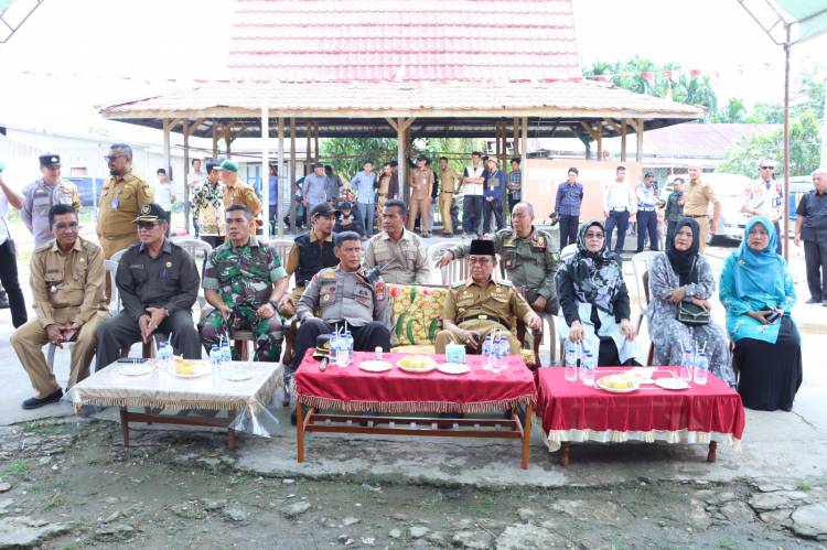 Kapolres Inhil bersama Forkopimda Tinjau Pelaksanaan Pilkades Serentak
