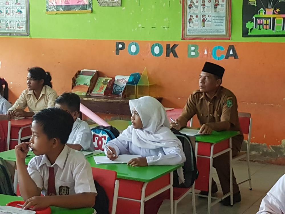 Kepsek SDN 1 Rupat  :  Disiplin Kunci Keberhasilan Anak Didik