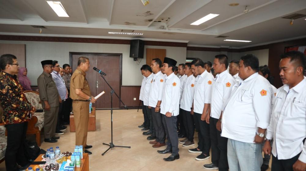 Pengukuhan Pengurus FKWI Periode 2019-2022, Wakil Bupati H Syamsuddin Uti Terharu 