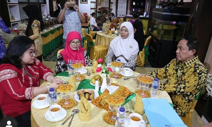 Bupati HM.Wardan menjamu Tim Toga Dari Kementrian Kesehatan RI
