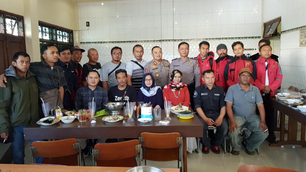 Pererat Tali Silaturahmi, Kapolres Banjar Makan Siang Bersama Pokja Jurnalis Polres Banjar