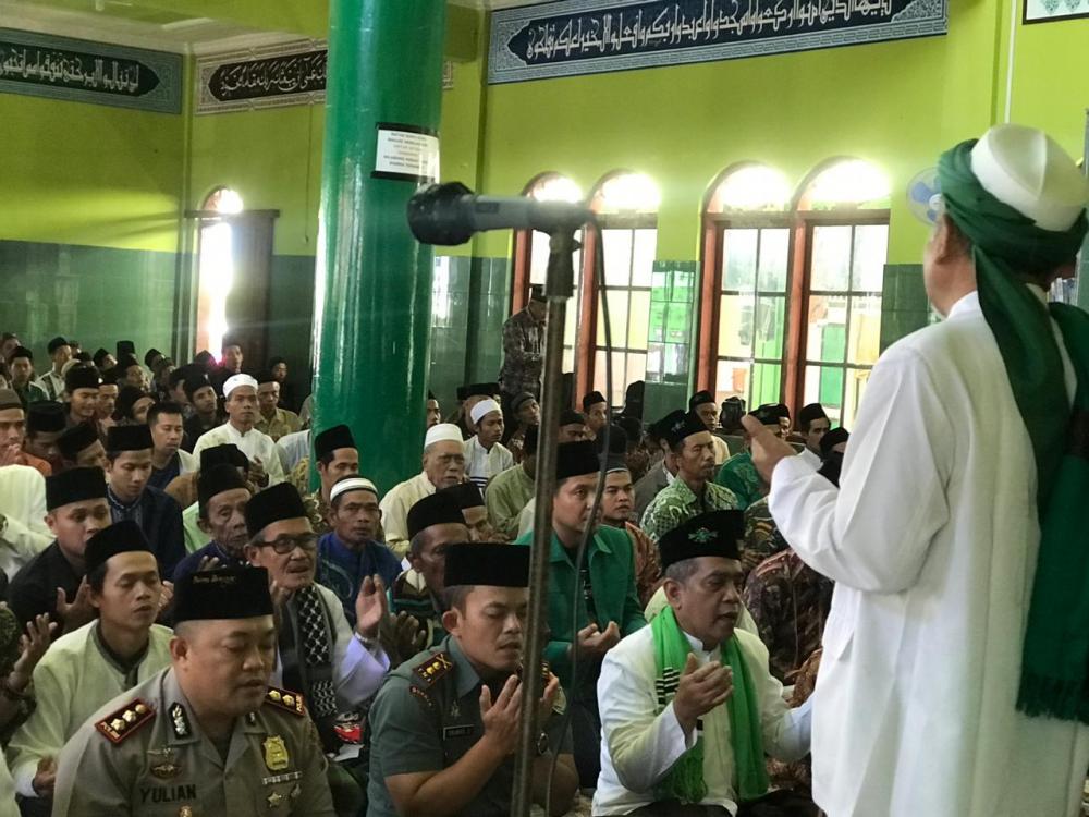 Kapolres Banjar beserta Dandim 0613 Ciamis Laksanakan Silaturahmi Pengurus Pesantren