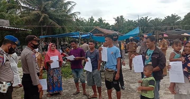 Langgar Prokes Covid-19, Polsek Pujud Beri Sanksi Hukum Saat Gelar Operasi Yustisi