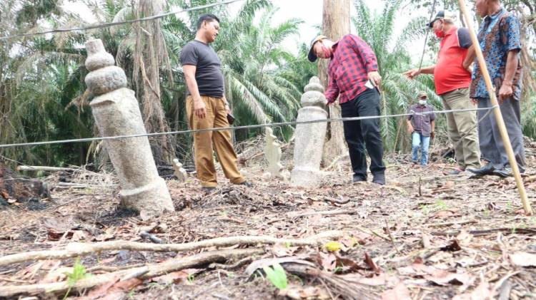 Cawabup Bengkalis Bagus Santoso Kunjungi Lokasi Temuan Mirip Candi di Desa Temiang
