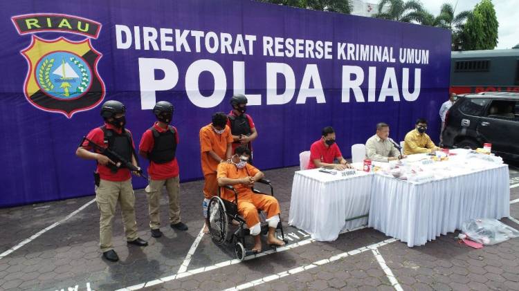Polda Riau Ungkap Pembunuhan Berencana dan Curas Terhadap Pengusaha Rental Mobil