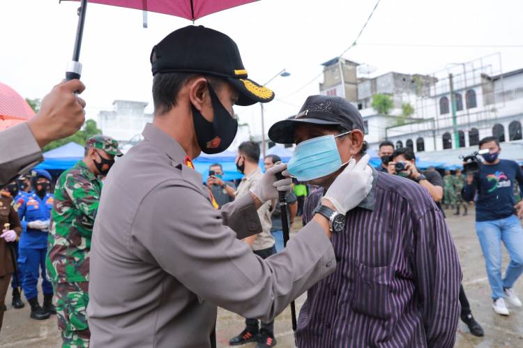 Ribuan Masker Gratis Didistribusikan Polres Inhil kepada Masyarakat