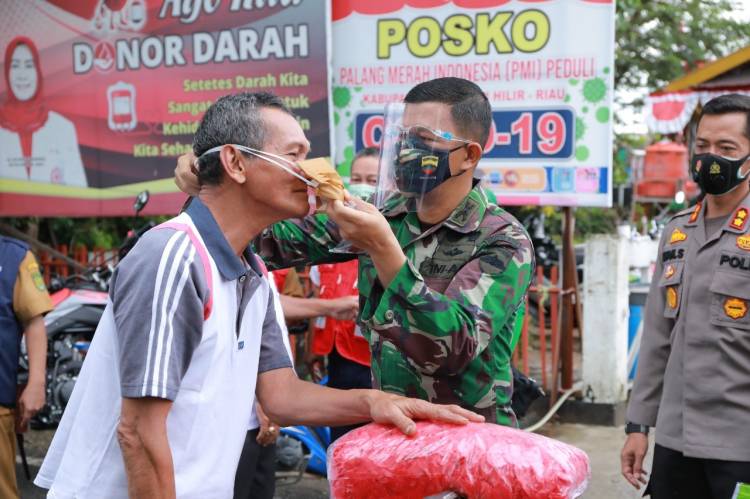 Ratusan Orang ikut Donor Darah pada Acara Baksos Kodim 0314/Inhil