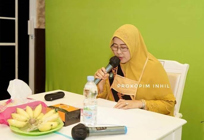 Hj Zulaikhah Wardan SSos ME Menjadi Pembicara Utama (Keynote Speaker) Dalam Webinar Kelas Orang Tua 