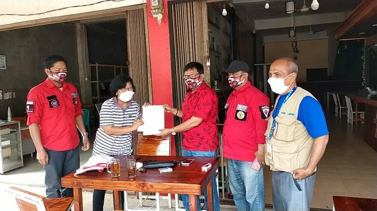 Penderita Kanker Tulang dapat Bantuan Rp 10 Juta dari STM Riau Kompleks Pelalawan