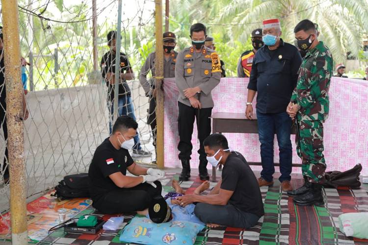 Kodim 0314/Inhil, Polres Inhil dan Paguyuban Bugis Pallapi Arona Ogi'e Gelar Acara Khitanan Massal