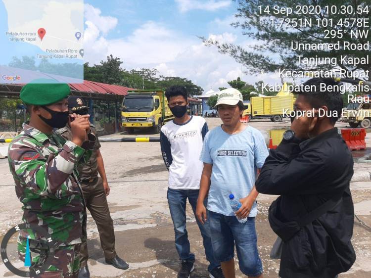 Babinsa Rupat dan Pihak Puskemas Lakukan Gakplin Protkes Covid-19