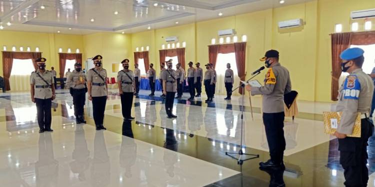 Sertijab Kapolsek Tambang dan Kapolsek Perhentian Raja Berlangsung Khidmat dan Lancar