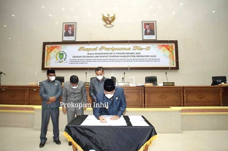 Bupati dan DPRD Inhil Tanda Tangani KUA dan PPAS APBD Tahun Anggaran 2022