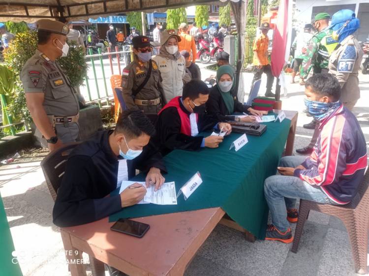 Sidang Pelanggaran Prokes di Tembilahan Berjalan Lancar, 26 Orang di Vonis Hakim