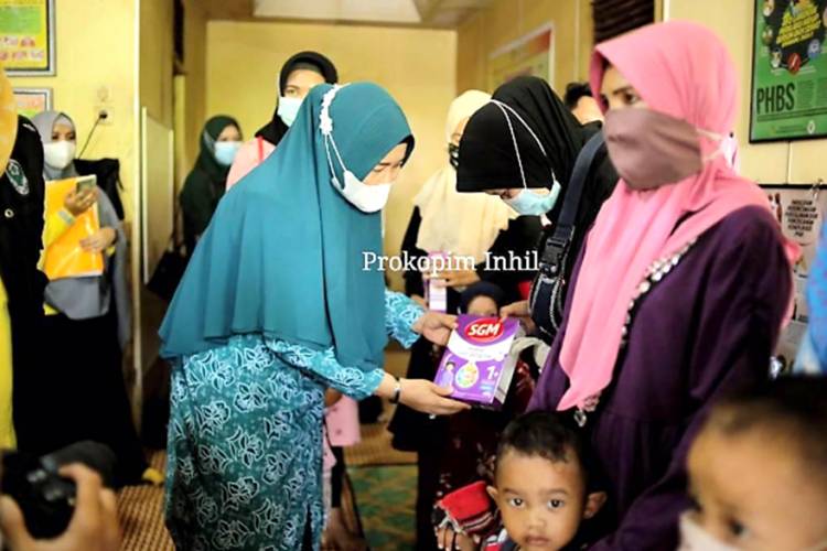 Ketua TP PKK Inhil Hj. Zulaikhah Wardan Kembali Sambangi Balita Gizi Kurang dan Balita Gizi Buruk
