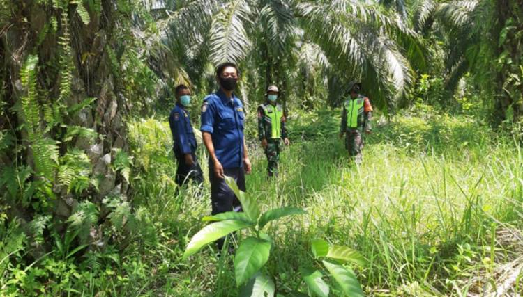 Serda Tatang AbIdin Gelar Patroli dan Sosialisasi untuk Mencegah Karhutla 