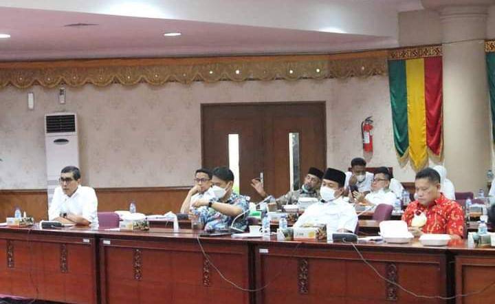 Banggar DPRD Riau Gelar Rapat Kerja dengan TAPD Pemprov