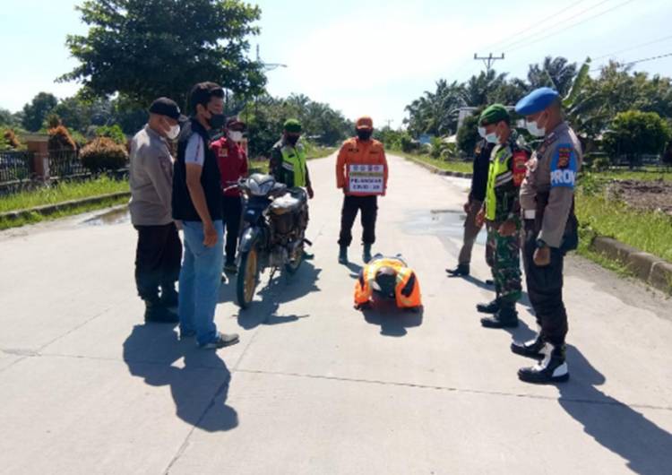 Babinsa Koramil 05/Rupat Gelar Operasi Yustisi di Pos PPKM Level 3