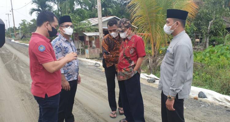 Bupati Tinjau Pengerjaan Jalan Lintas Kotabaru-Selensen