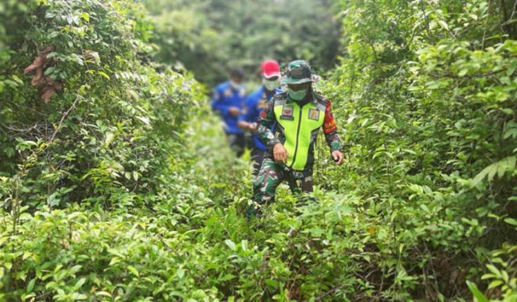 Cegah Kebakaran, Serda P Hutapea Gelar Patroli dan Sosialisasi Pencegahan Karhutla