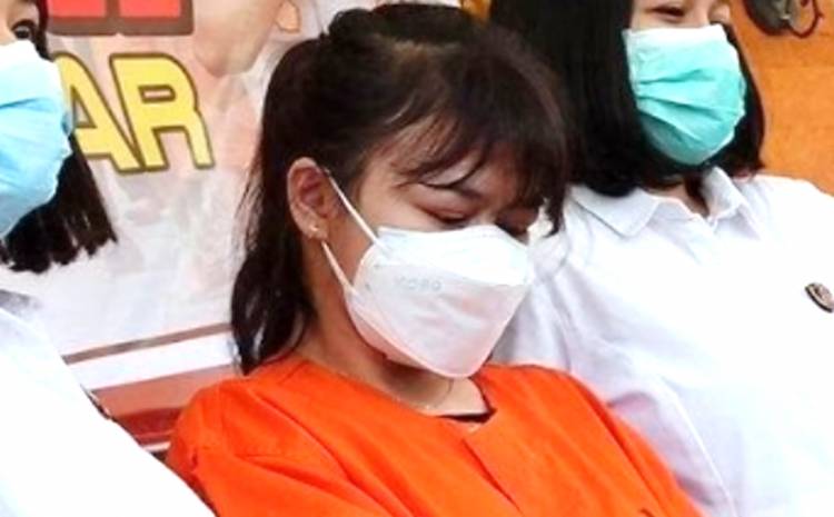 Live Tanpa Busana Sambil Berbuat Erotis Selebgram Ini Ditangkap Polisi, Bisa Raup Untung Rp 50 juta