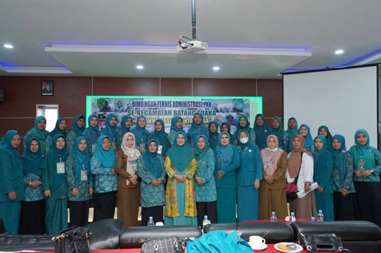 Ketua TP PKK Inhil Buka Pelatihan Bimtek Tertib Administrasi Tajaan TP PKK Kecamatan Batang Tuaka