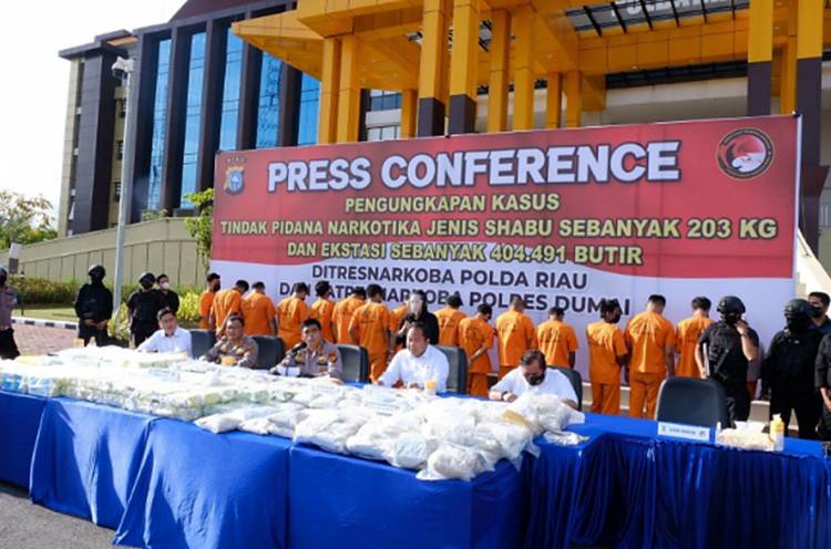 Polda Riau Beberkan Pengungkapan Kasus Narkotika 203 Kg Sabu dan 404.491 Butir Pil Ekstasi 
